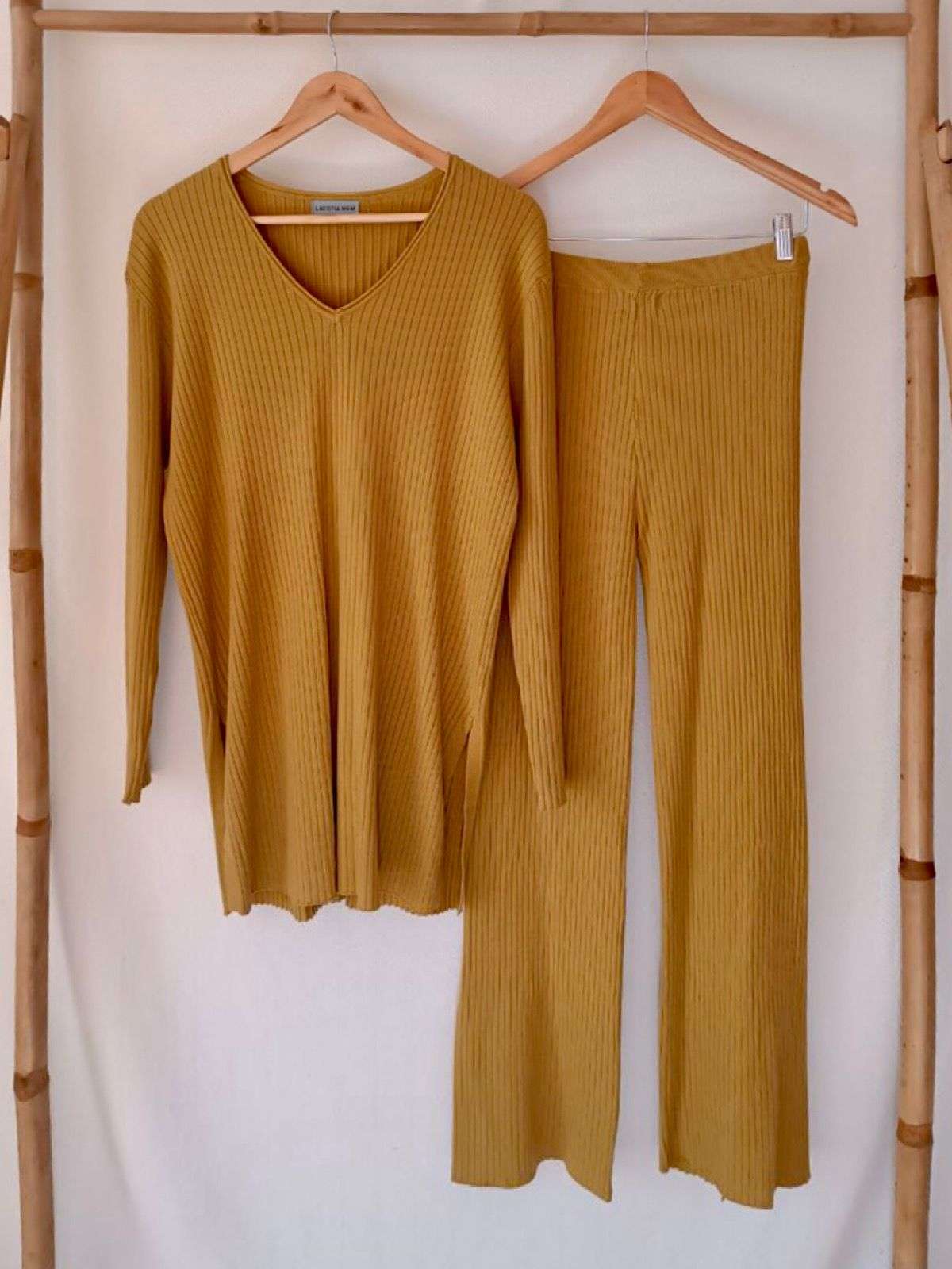 Conjunto mostaza acanalado - Imagen 3