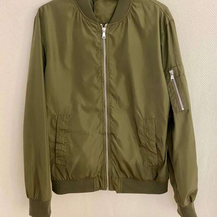 Cazadora bomber satinada